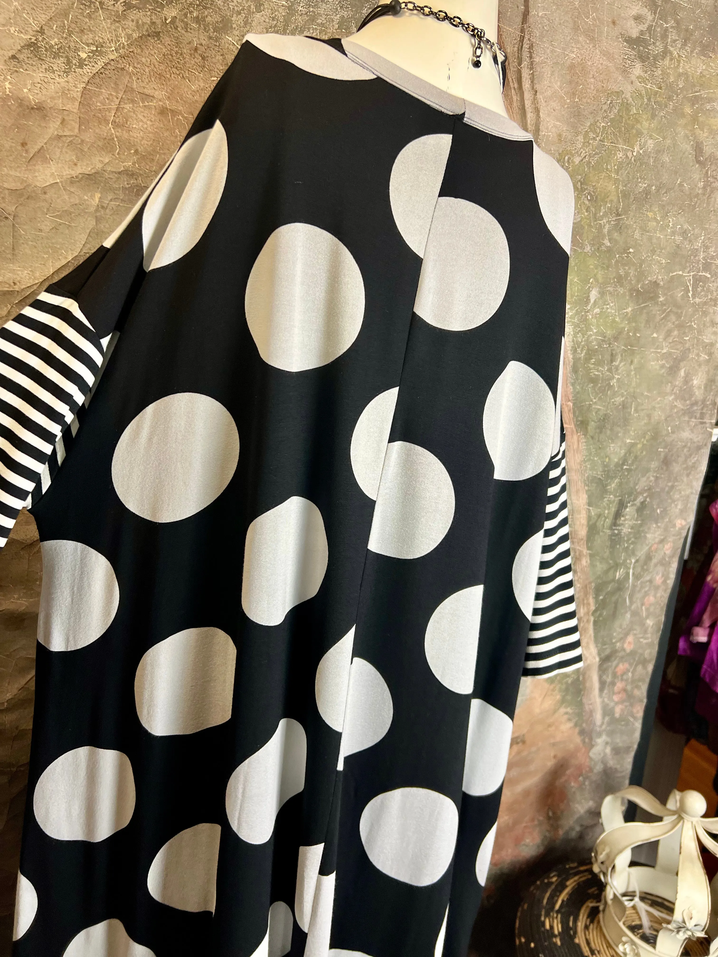 G716 Kedem Dot Cosmo Dress-Black/White