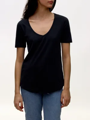 KOTN - V Neck Tee (blk)