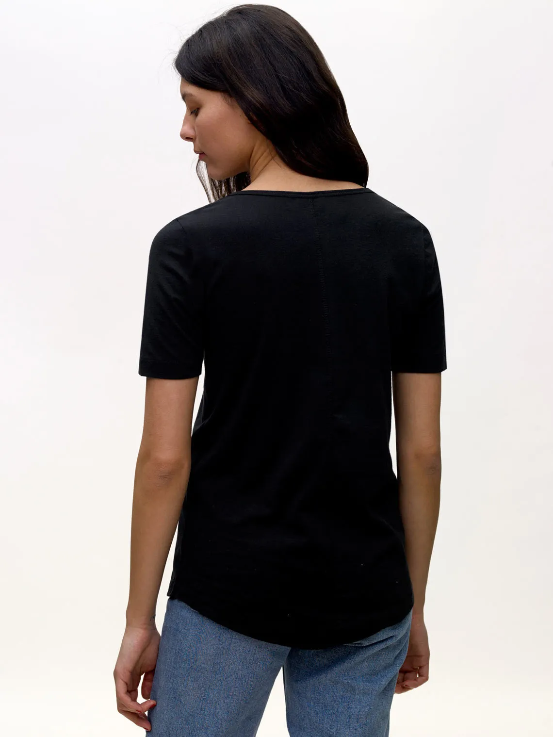 KOTN - V Neck Tee (blk)