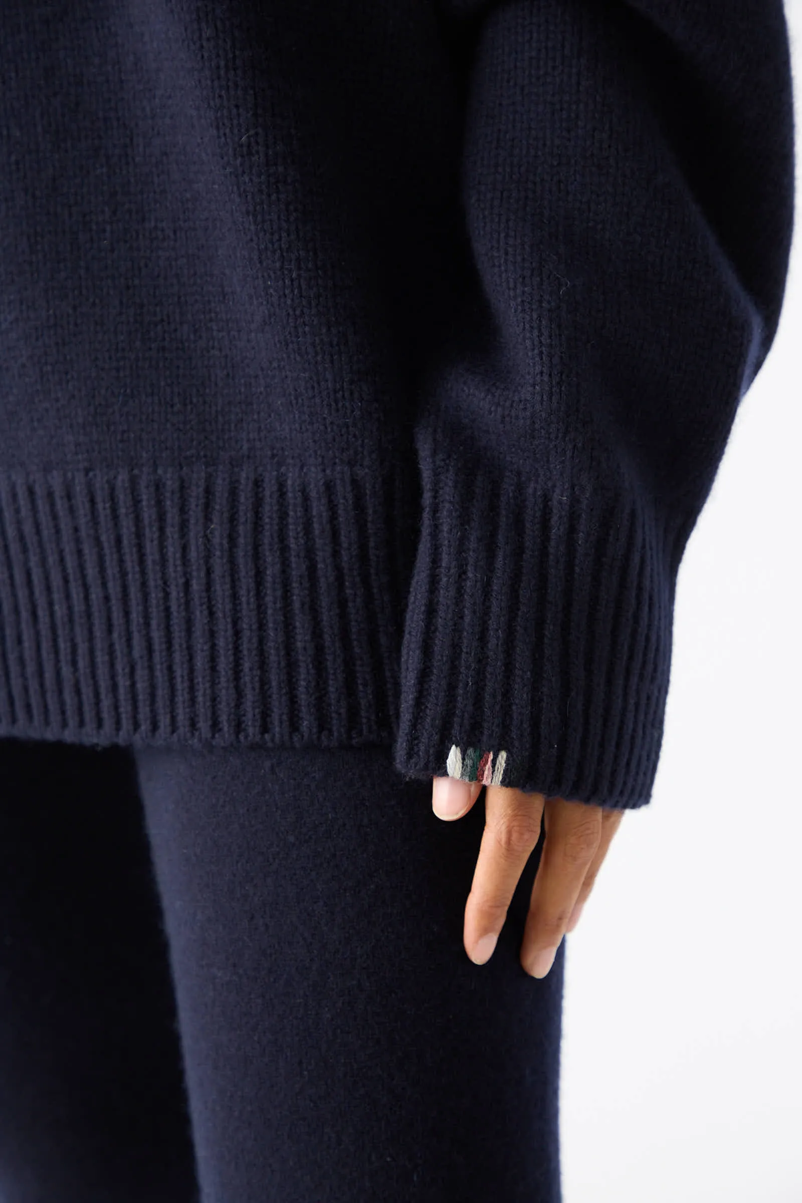 No. 20 Oversize Extra Turtleneck Sweater in Navy