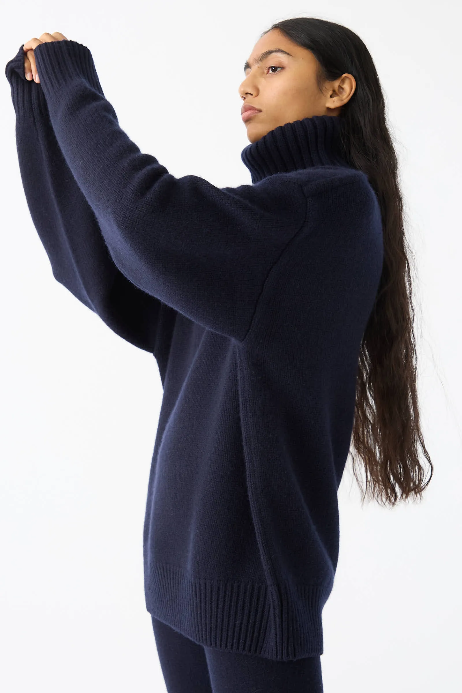 No. 20 Oversize Extra Turtleneck Sweater in Navy