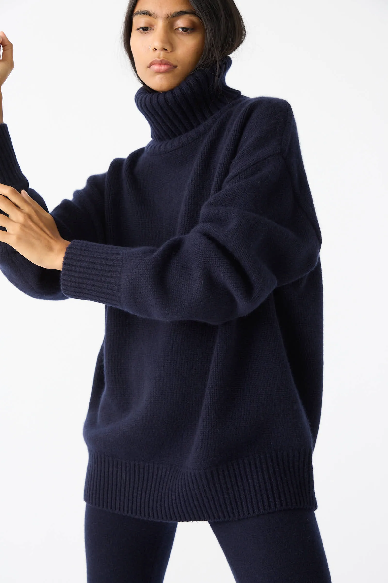 No. 20 Oversize Extra Turtleneck Sweater in Navy
