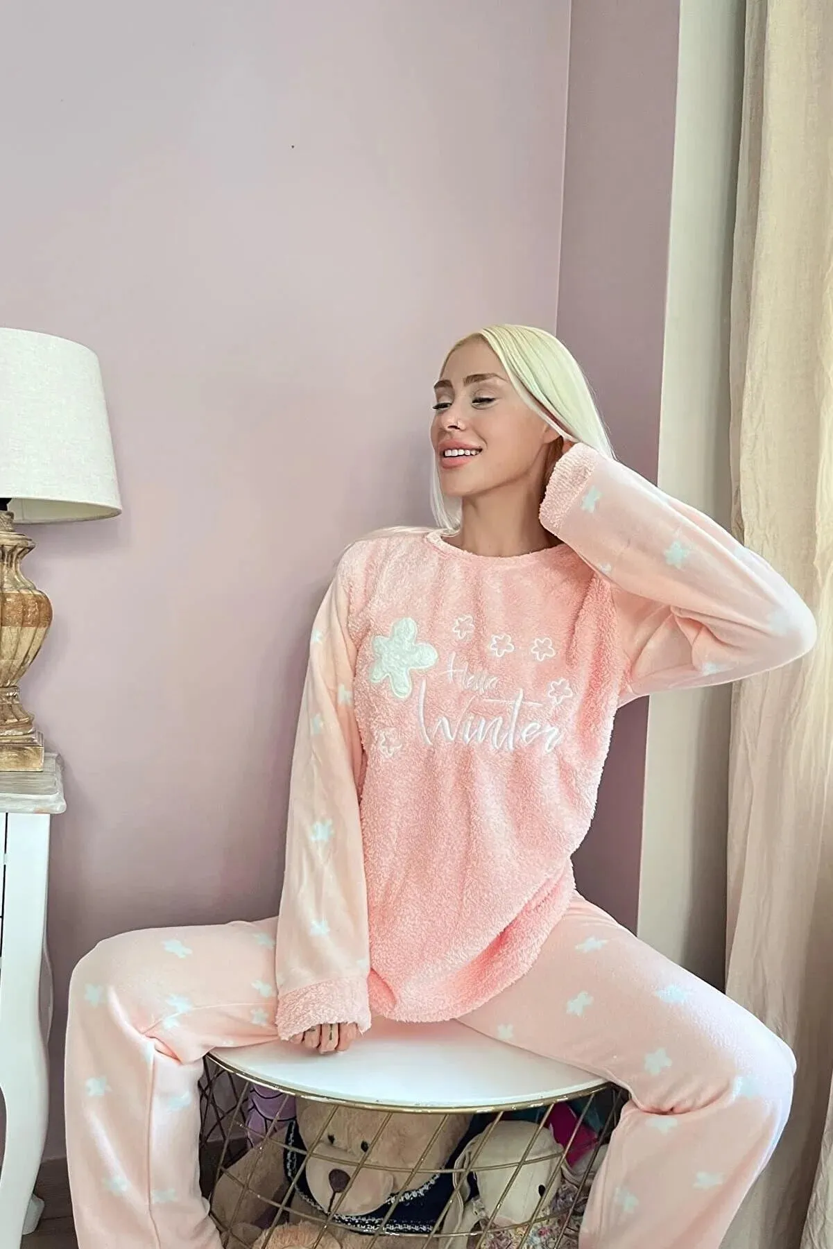 Pijamaevi Women's Somon Hello Winter Patterned Plush Pajama