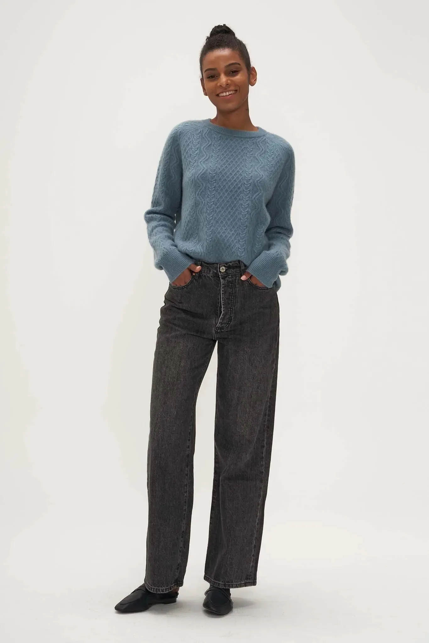 Relaxed Cable Knit Cashmere Sweater