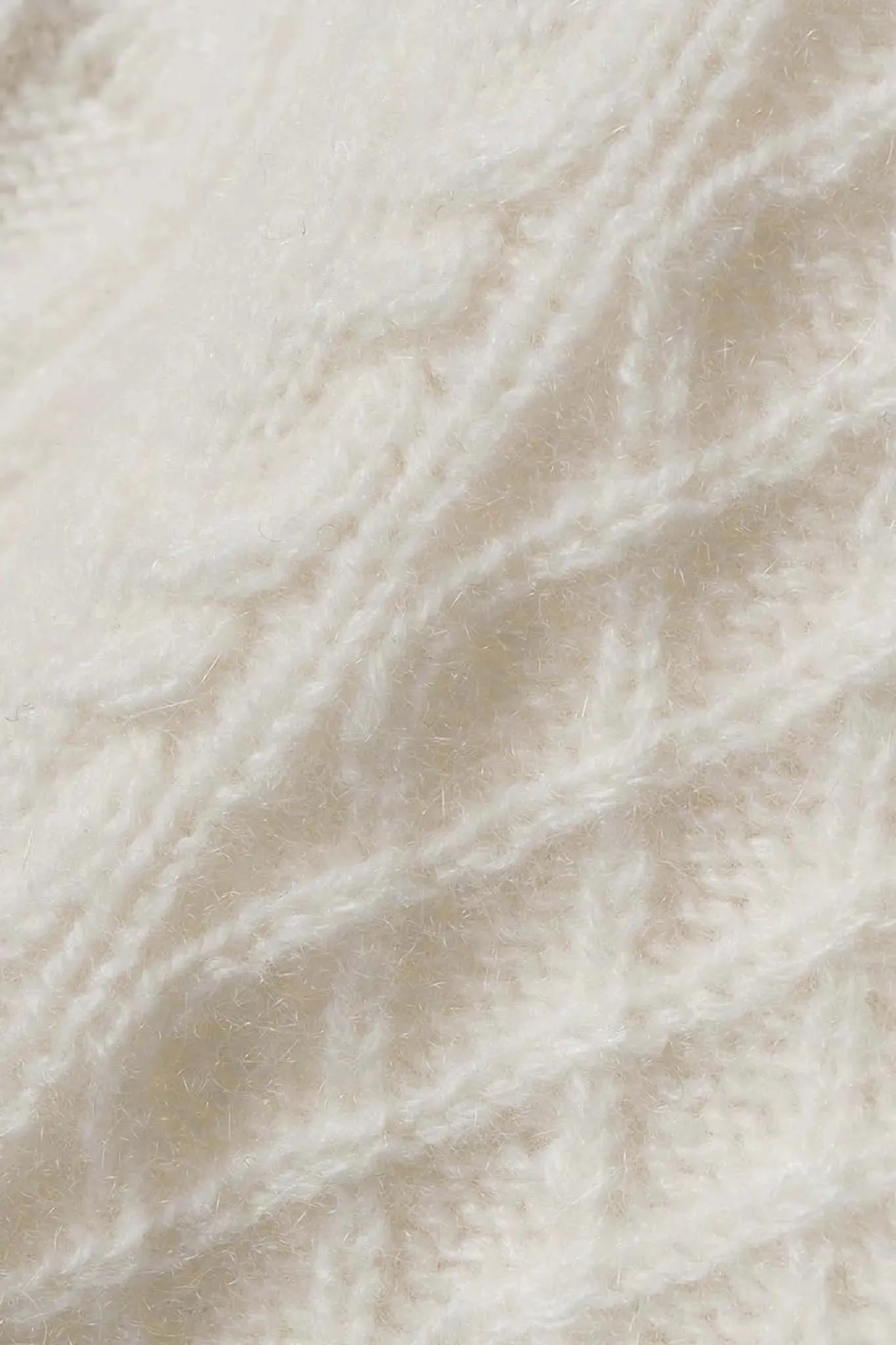 Relaxed Cable Knit Cashmere Sweater