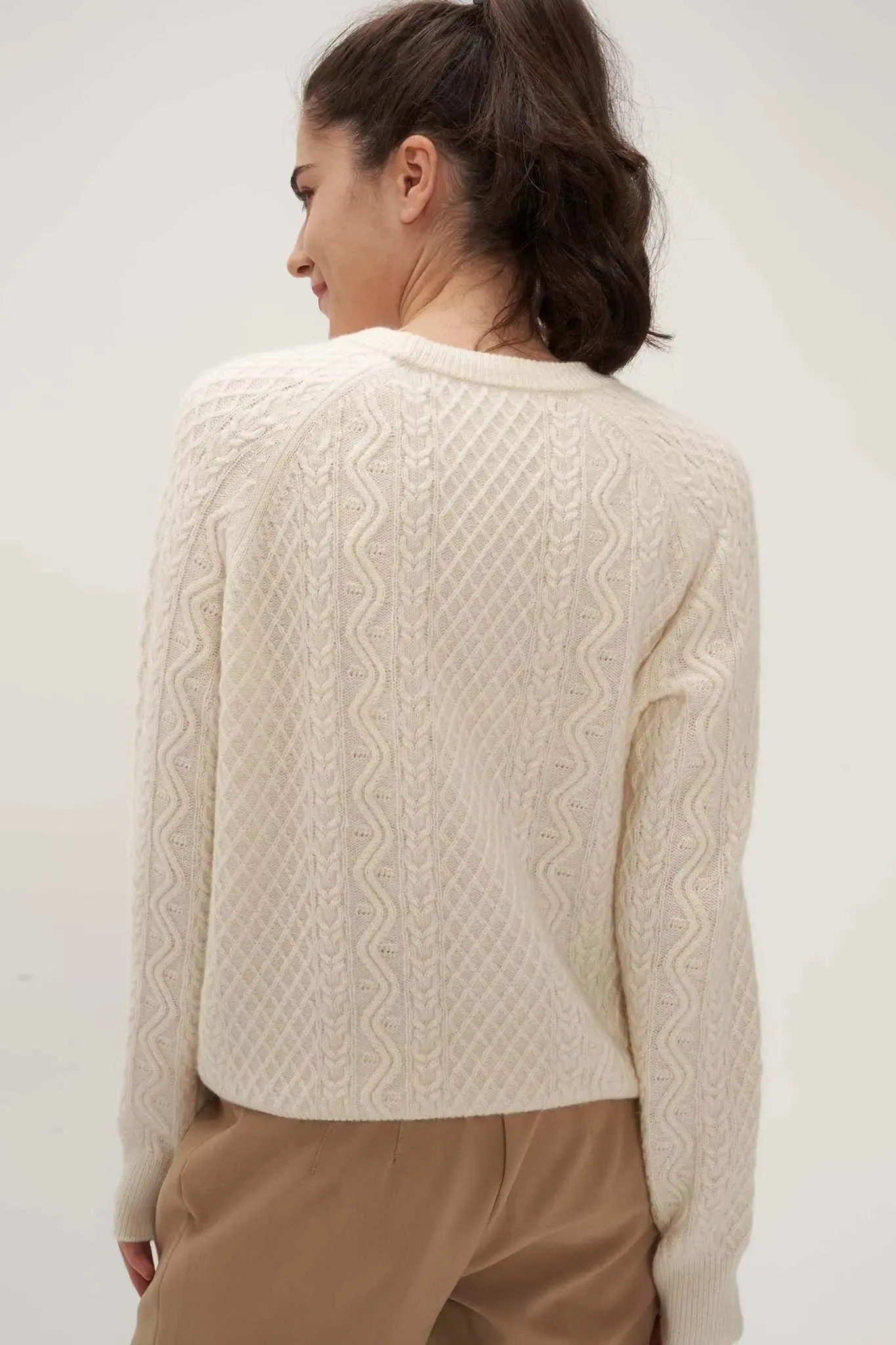 Relaxed Cable Knit Cashmere Sweater